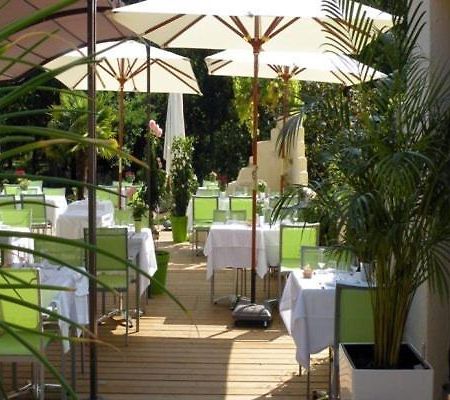 Logis Hotels - Le Pont Bernet - Hotel 2 Etoiles Et Restaurant Le Pian-Médoc المظهر الخارجي الصورة