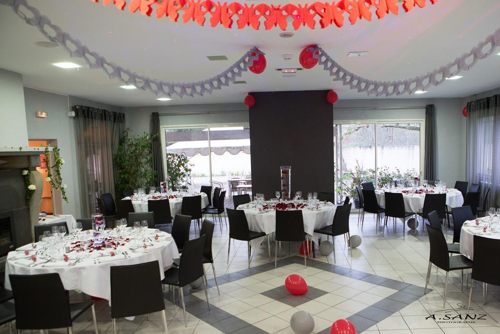 Logis Hotels - Le Pont Bernet - Hotel 2 Etoiles Et Restaurant Le Pian-Médoc المظهر الخارجي الصورة