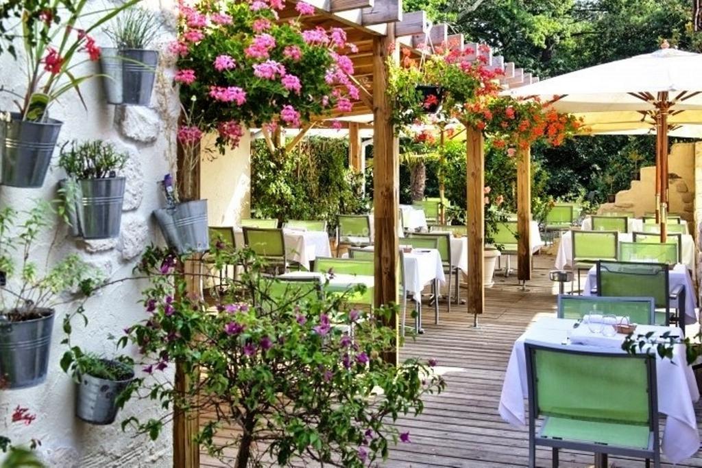 Logis Hotels - Le Pont Bernet - Hotel 2 Etoiles Et Restaurant Le Pian-Médoc المظهر الخارجي الصورة